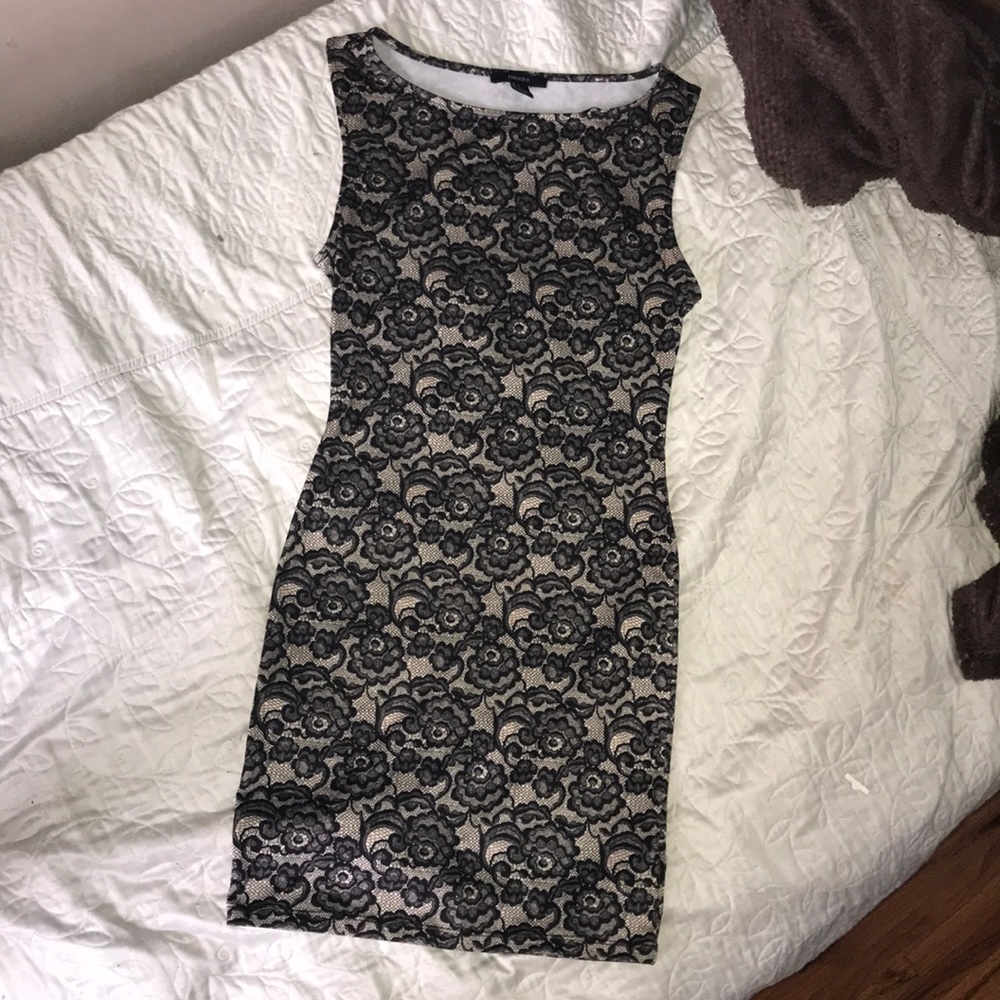 Foreve 21 size small body-con dress